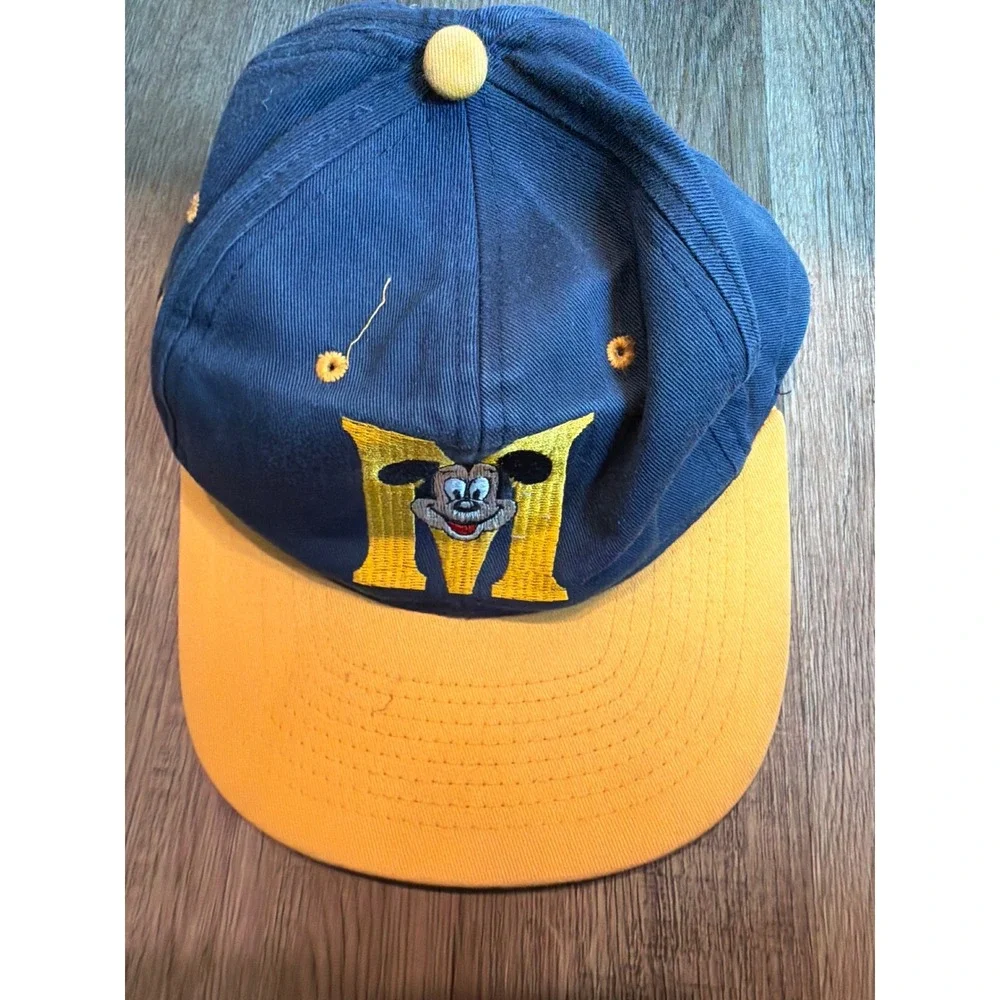 Vintage Disney Mickey Mouse Snapback Hat Navy Blue Yellow Fresh‎ Caps 90s M Logo